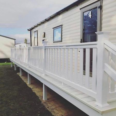 Kiln Park, Tenby, Caravan For Hire - Caldey View Exterior photo